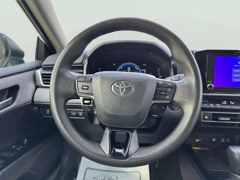 2025 Toyota Camry LE - 23038112 - 18
