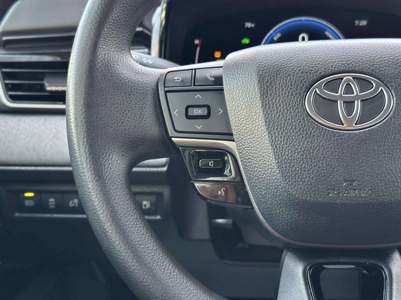 2025 Toyota Camry LE - 23038112 - 23