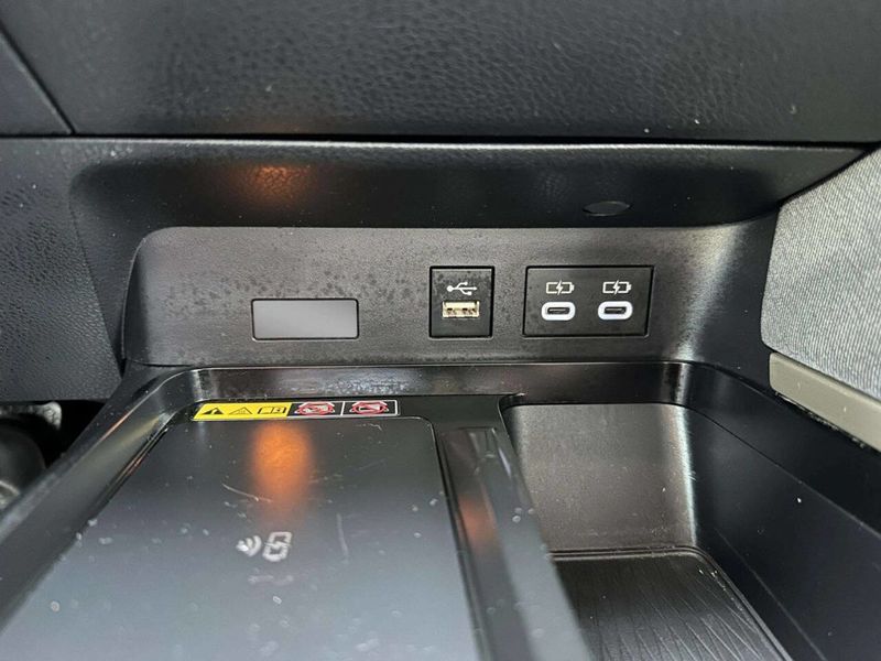 2025 Toyota Camry LE - 23038112 - 29