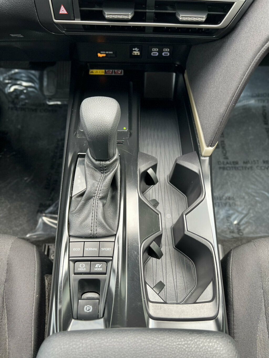 2025 Toyota Camry LE - 23072253 - 28