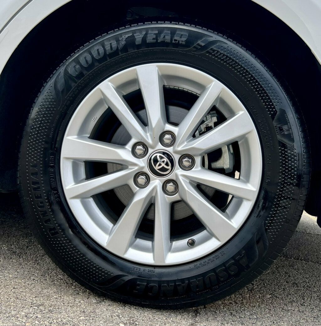 2025 Toyota Camry LE - 23072253 - 29