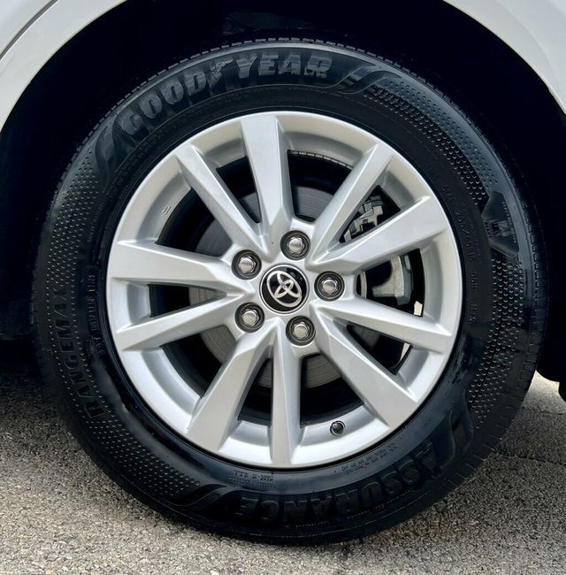 2025 Toyota Camry LE - 23072253 - 29