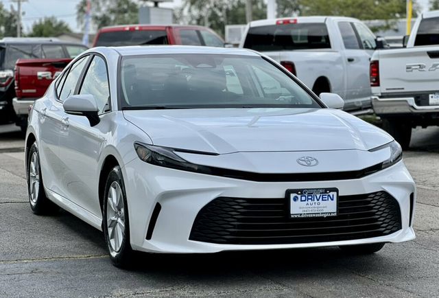 2025 Toyota Camry LE - 23072253 - 5