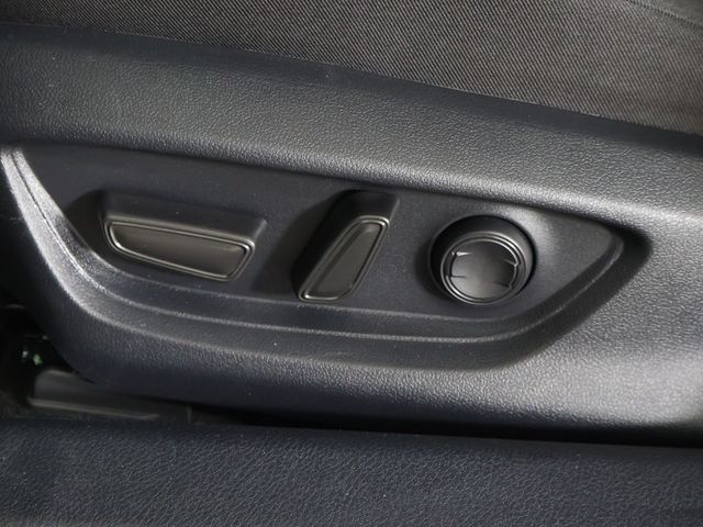 2025 Toyota Camry LE - 23057405 - 29