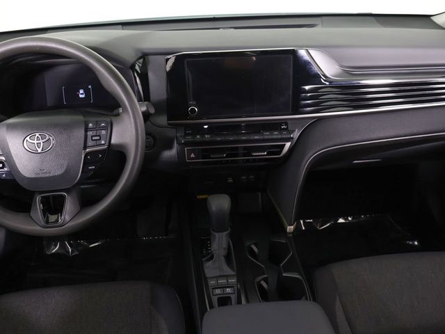 2025 Toyota Camry LE - 23057405 - 32