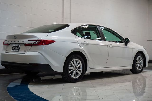 2025 Toyota Camry LE - 23010237 - 26
