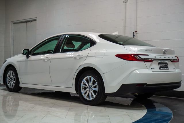 2025 Toyota Camry LE - 23010237 - 27