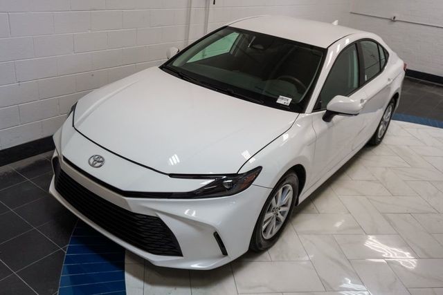 2025 Toyota Camry LE - 23010237 - 36