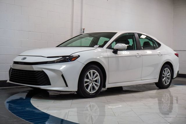 2025 Toyota Camry LE - 23010237 - 3