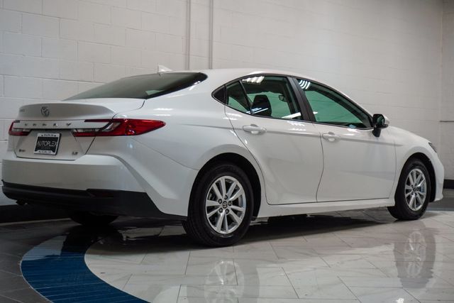 2025 Toyota Camry LE - 23086352 - 26