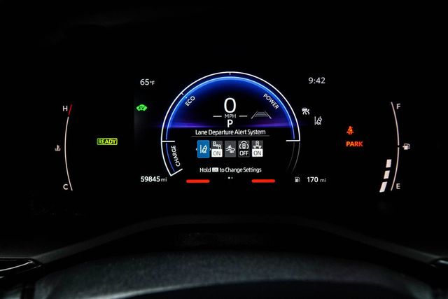 2025 Toyota Camry LE - 23007617 - 27