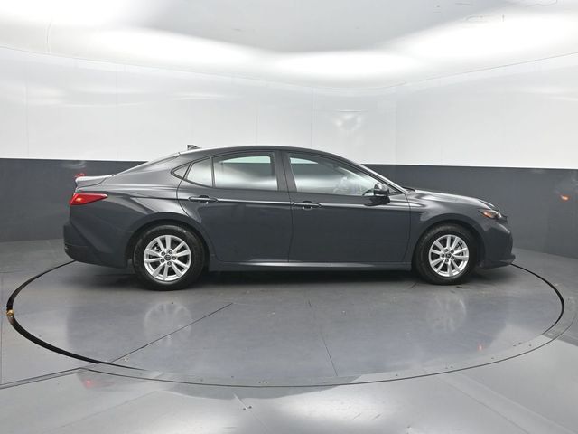 2025 Toyota Camry LE - 23062770 - 26