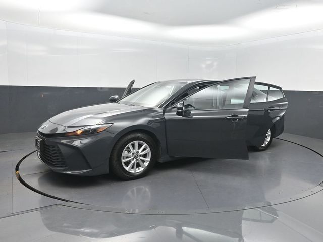 2025 Toyota Camry LE - 23062770 - 29