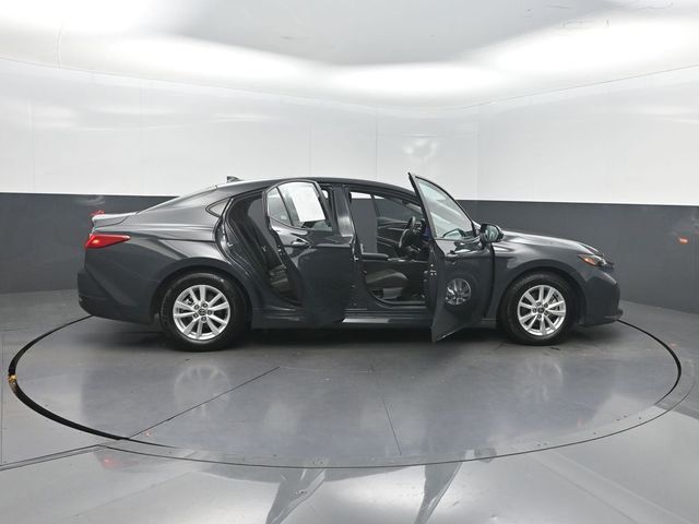 2025 Toyota Camry LE - 23062770 - 30