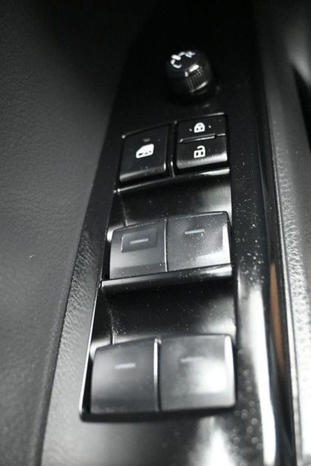 2025 Toyota Camry LE - 22995115 - 26