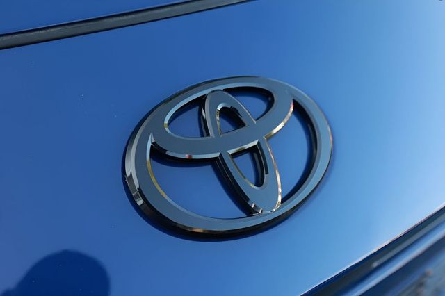 2025 Toyota Camry LE - 23055070 - 16