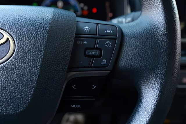 2025 Toyota Camry LE - 23055070 - 38