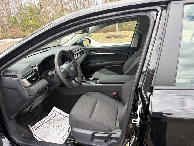 2025 Toyota Camry LE - 22987982 - 2