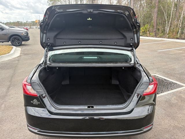 2025 Toyota Camry LE - 22987982 - 8