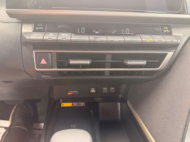 2025 Toyota Camry LE - 23069652 - 4