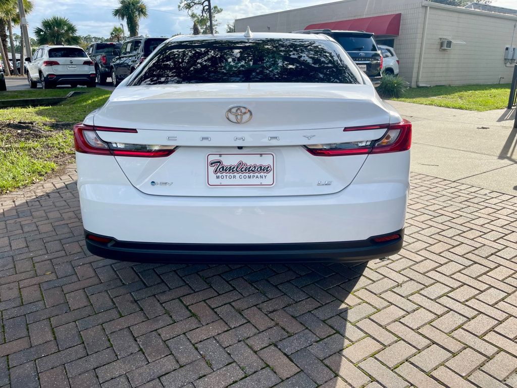 2025 Toyota Camry LE photo 4