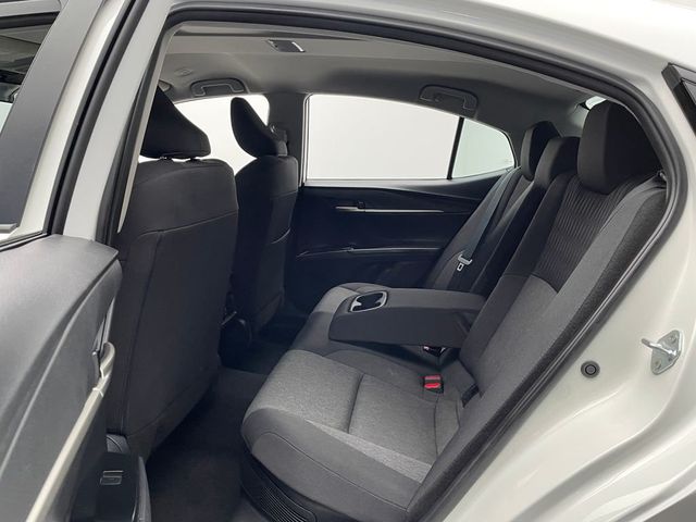 2025 Toyota Camry LE - 23009688 - 31