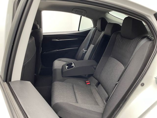 2025 Toyota Camry LE - 23009688 - 32