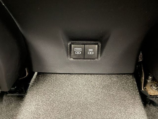 2025 Toyota Camry LE - 23011011 - 36