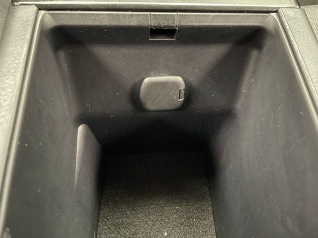 2025 Toyota Camry LE - 23012574 - 28
