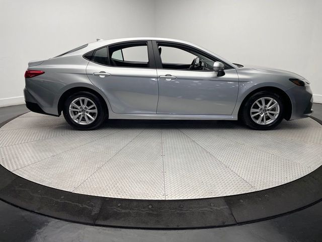 2025 Toyota Camry LE - 23012574 - 3