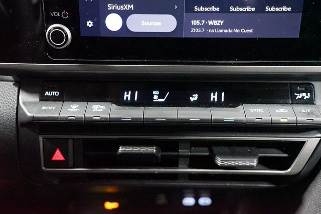 2025 Toyota Camry LE - 23020526 - 19