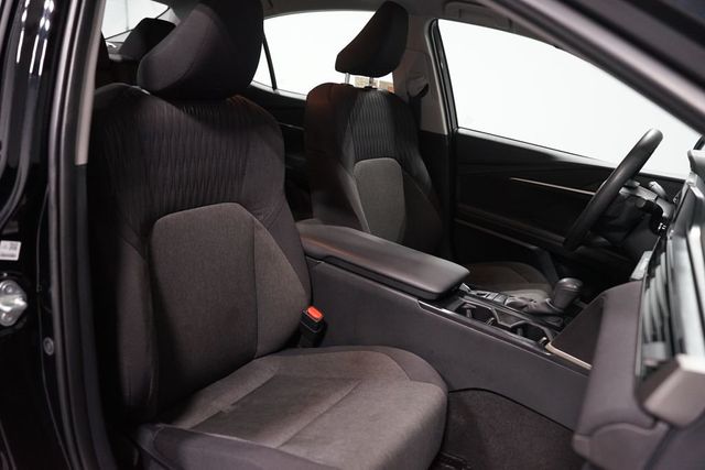 2025 Toyota Camry LE - 23020526 - 27