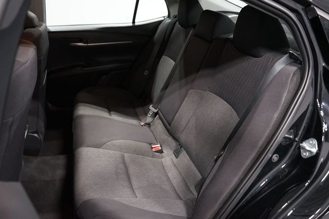 2025 Toyota Camry LE - 23020526 - 28
