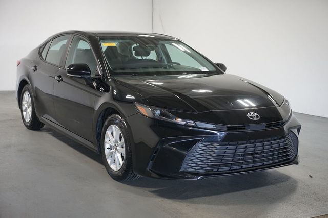 2025 Toyota Camry LE - 23020526 - 2
