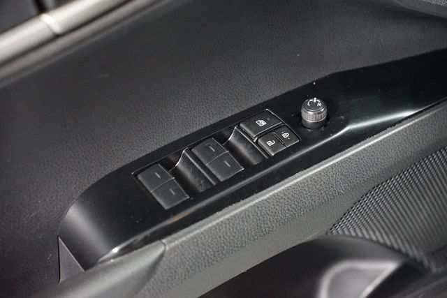 2025 Toyota Camry LE - 23020526 - 30