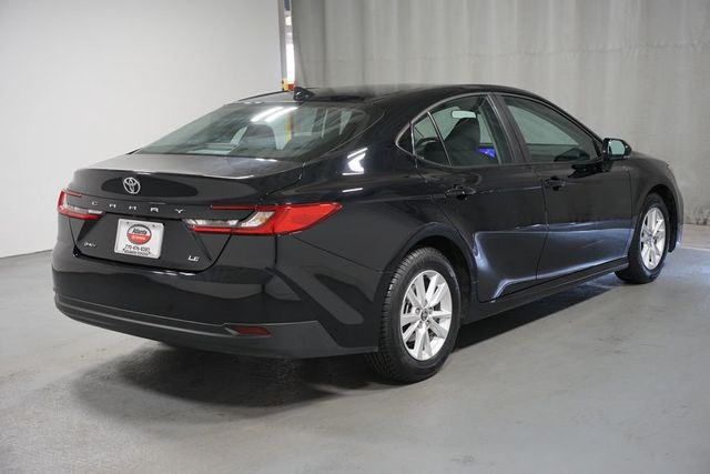 2025 Toyota Camry LE - 23020526 - 7