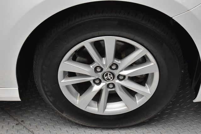 2025 Toyota Camry LE - 23012640 - 32