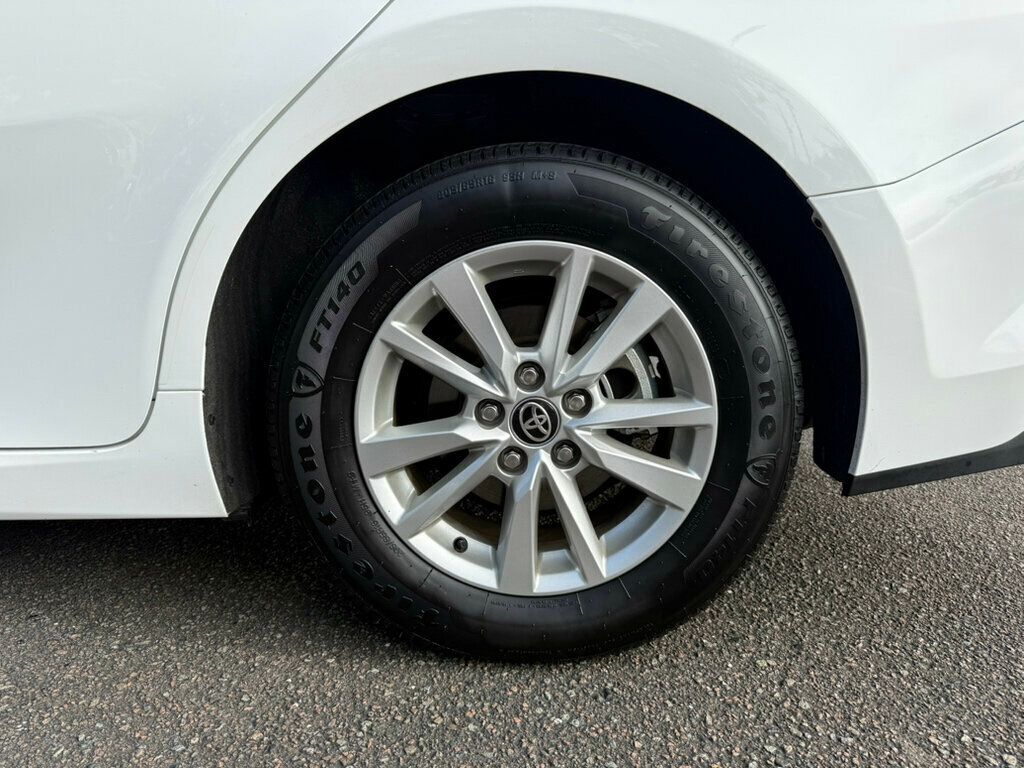2025 Toyota Camry LE photo 8