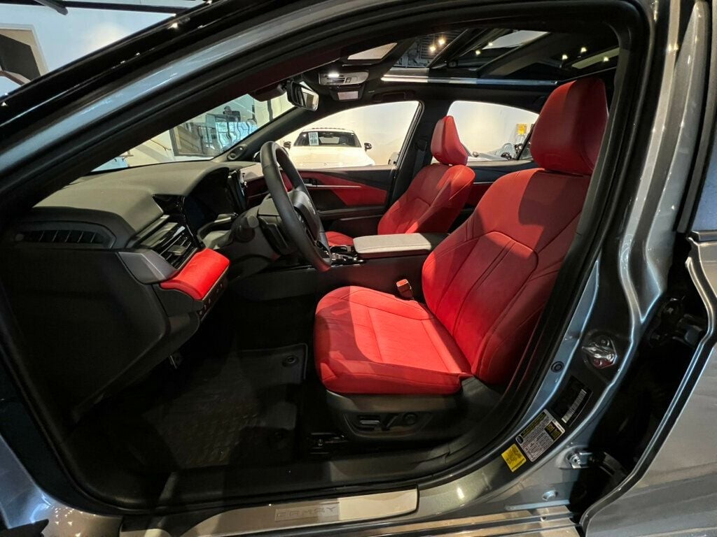 2025 Toyota Camry LocalTrade/XSE/PremiumPkg/Htd&CldSeats/PanoRoof/NAV/AdapCruise - 22933394 - 15