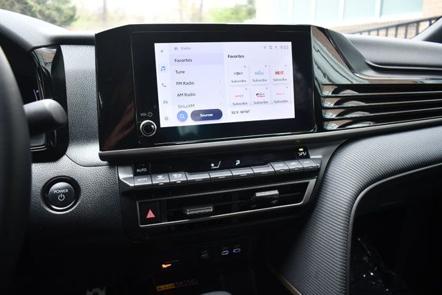 2025 Toyota Camry SE - 22971173 - 25