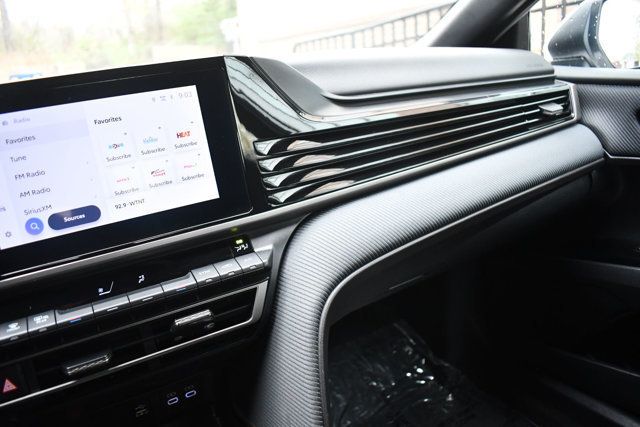 2025 Toyota Camry SE - 22971173 - 27