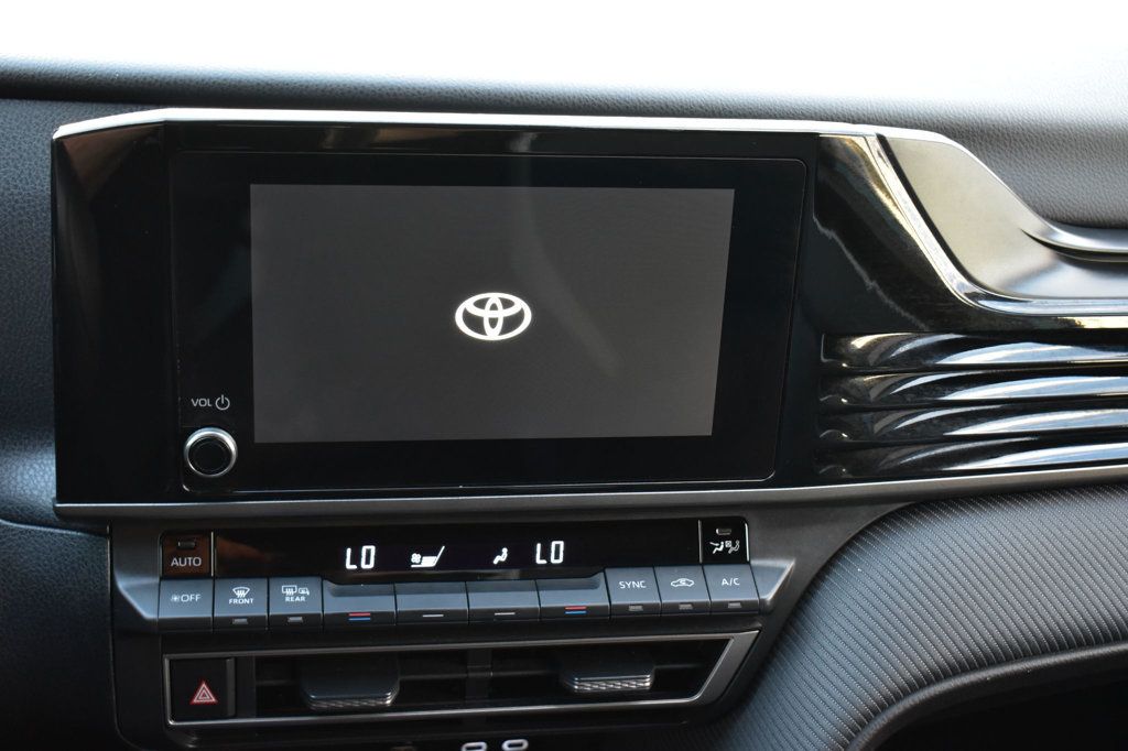 2025 Toyota Camry SE - 23094314 - 28