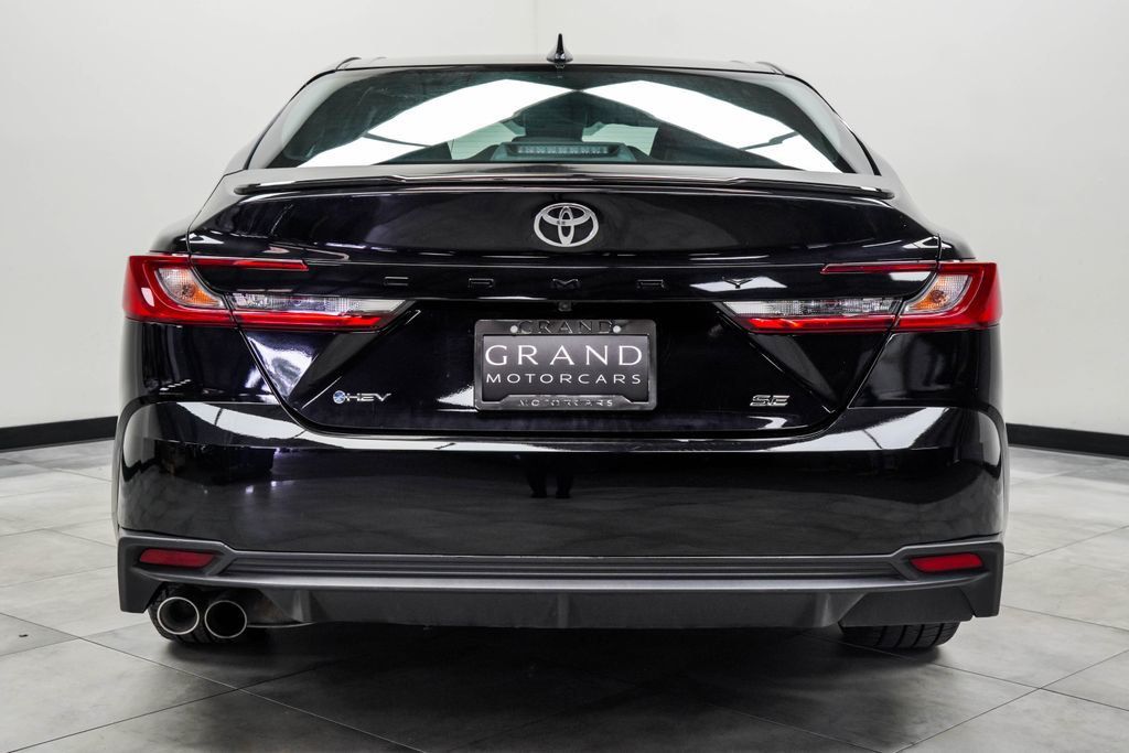 Toyota Camry photo 10