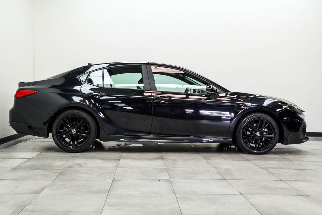 Toyota Camry photo 11