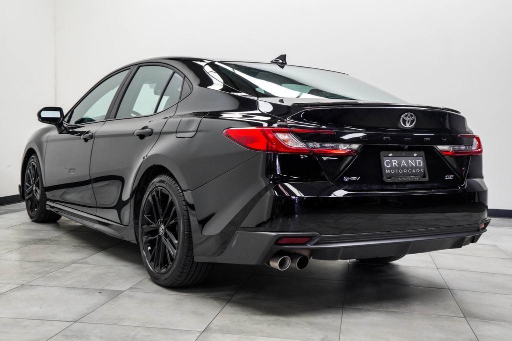 Toyota Camry photo 12