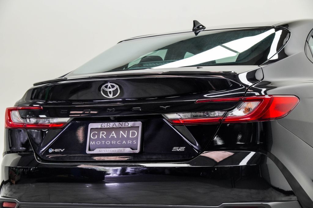 Toyota Camry photo 14