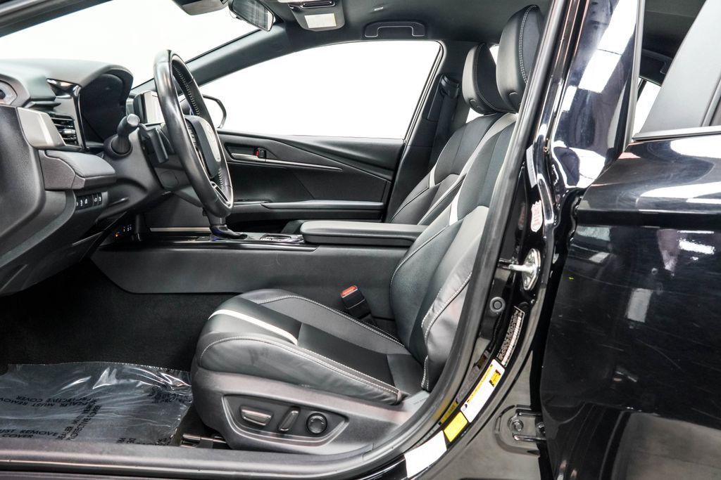 Toyota Camry photo 16