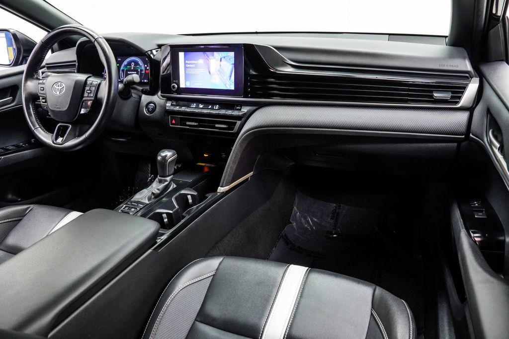 Toyota Camry photo 21
