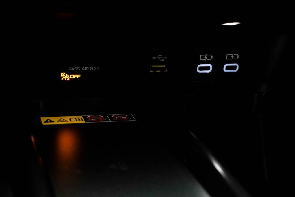 Toyota Camry photo 27