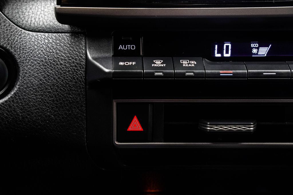 Toyota Camry photo 29
